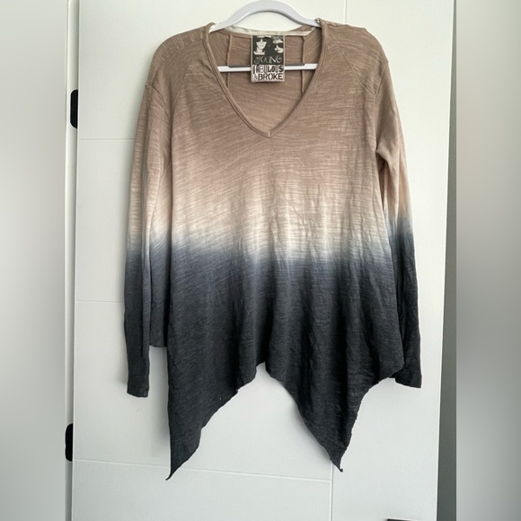 Young Fabulous & Broke V-Neck Poncho Style Ombre Top - Picture 3 of 3